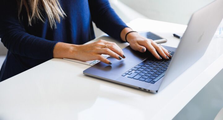 How To Type Like A Pro: 10 Tips That Will Make You A Fast Typist